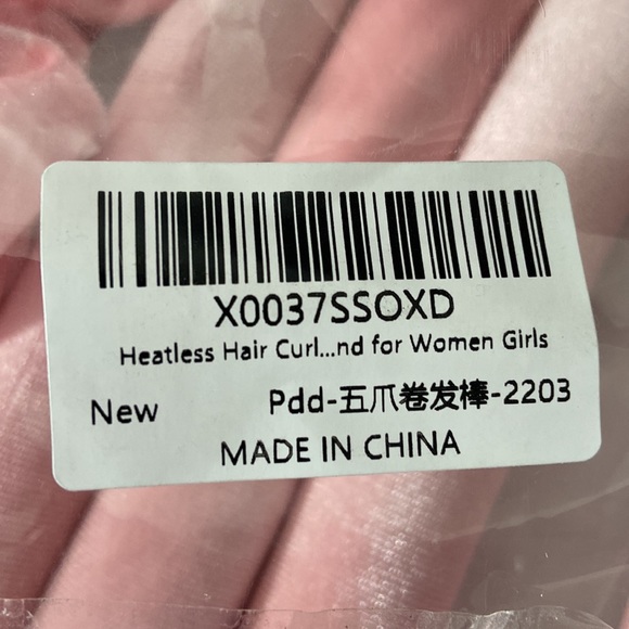 Heatless Curlers for Women and Girls with 4 scrunchies and 2 clips Pink - Picture 4 of 6